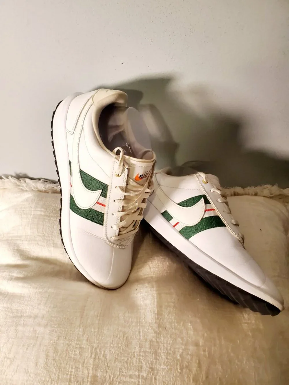 Nike Leather Sneakers White Green Stripe Trainers Men’s 8 / Women’s 9.5 Classic